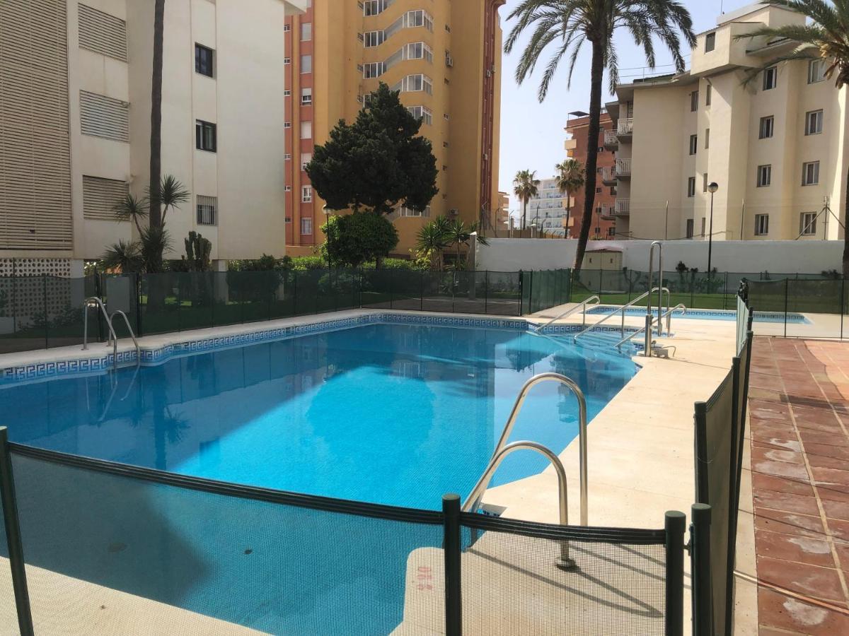 Апартаменты Carihuela Playa, Торремолинос Экстерьер фото