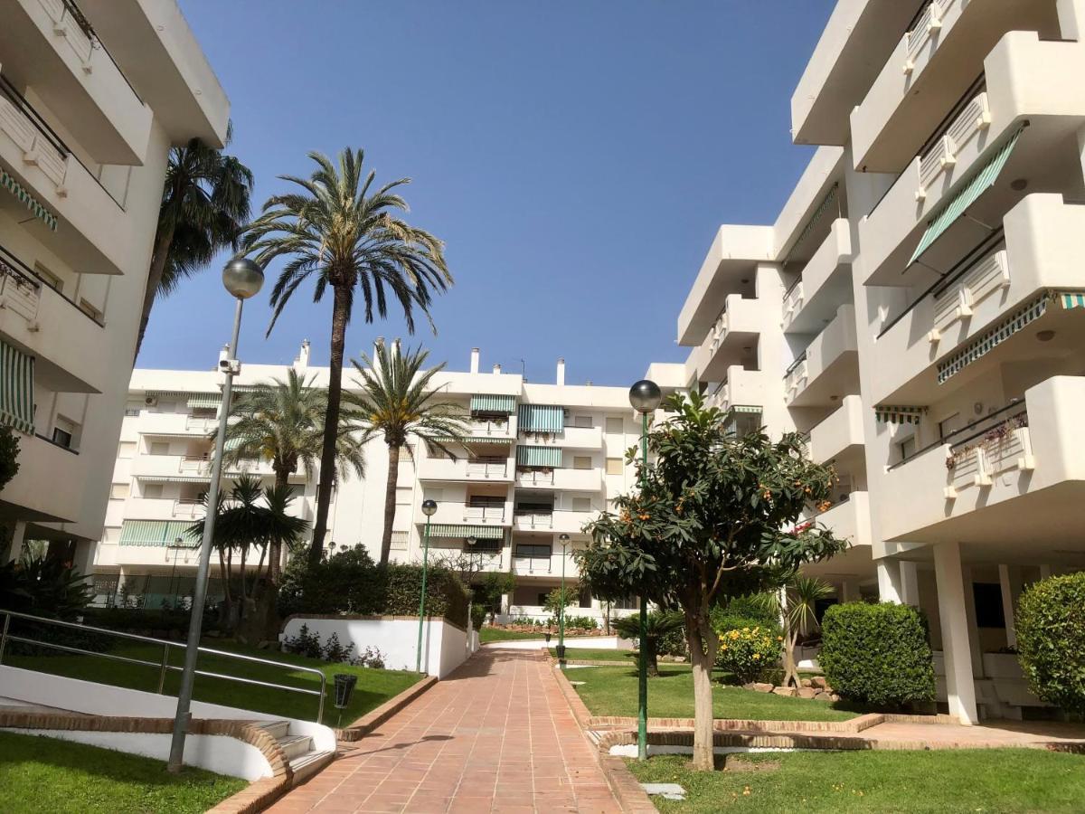 Апартаменты Carihuela Playa, Торремолинос Экстерьер фото